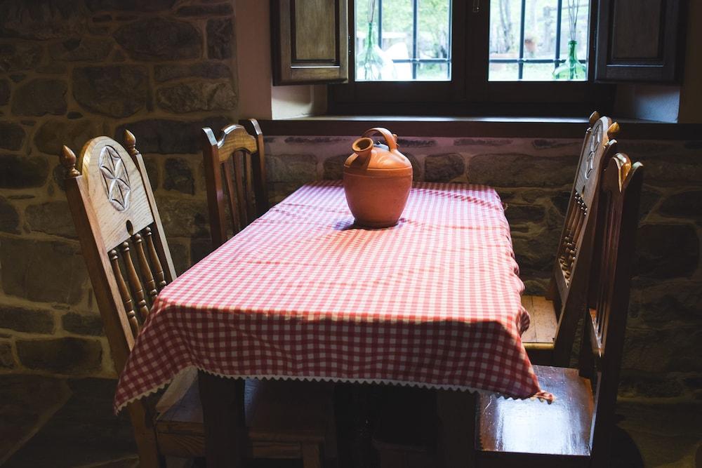 Casona De El Castaniu 호텔 Serrapio 외부 사진