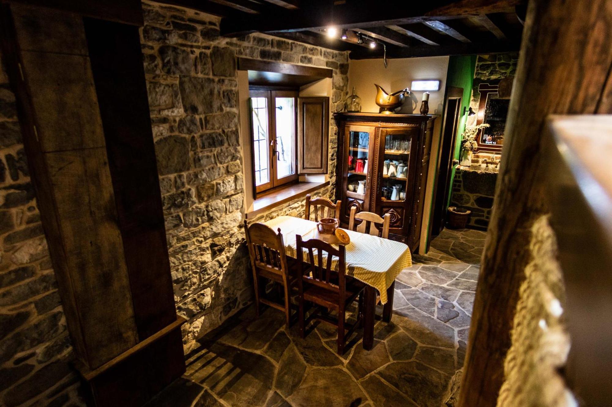 Casona De El Castaniu 호텔 Serrapio 외부 사진