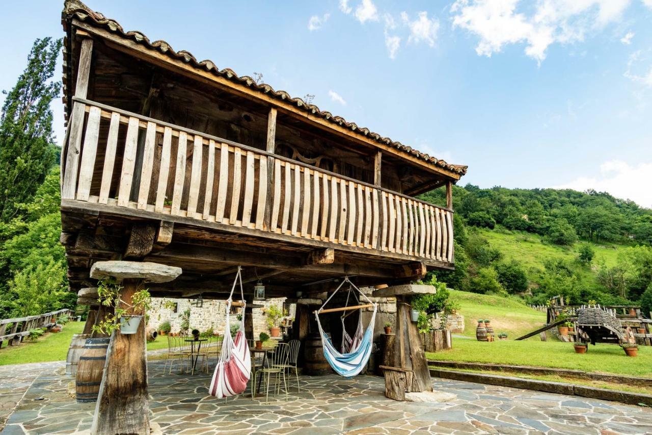 Casona De El Castaniu 호텔 Serrapio 외부 사진