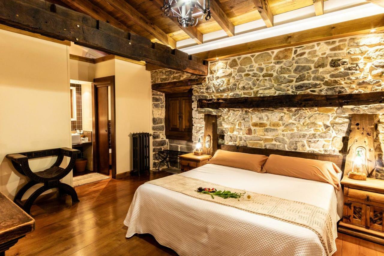 Casona De El Castaniu 호텔 Serrapio 외부 사진