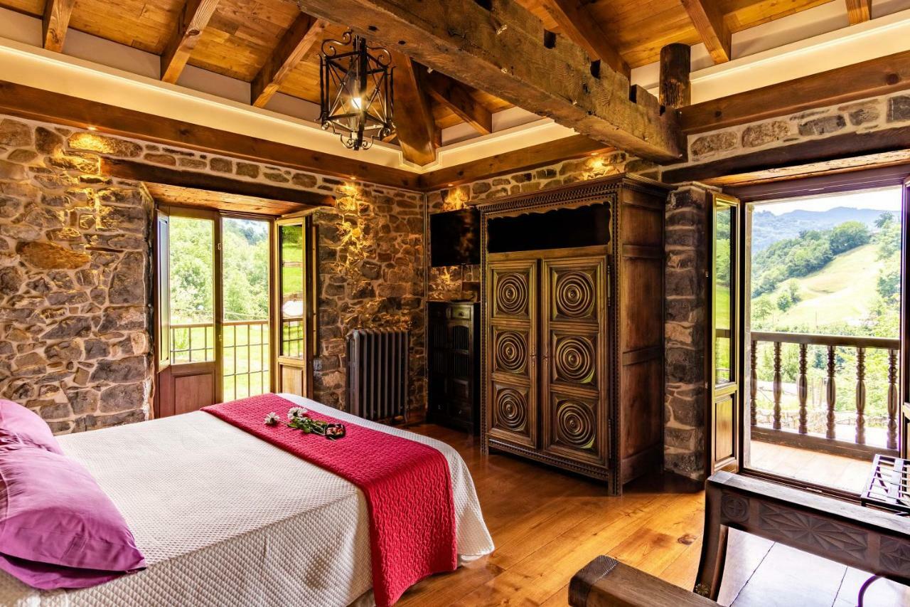 Casona De El Castaniu 호텔 Serrapio 외부 사진