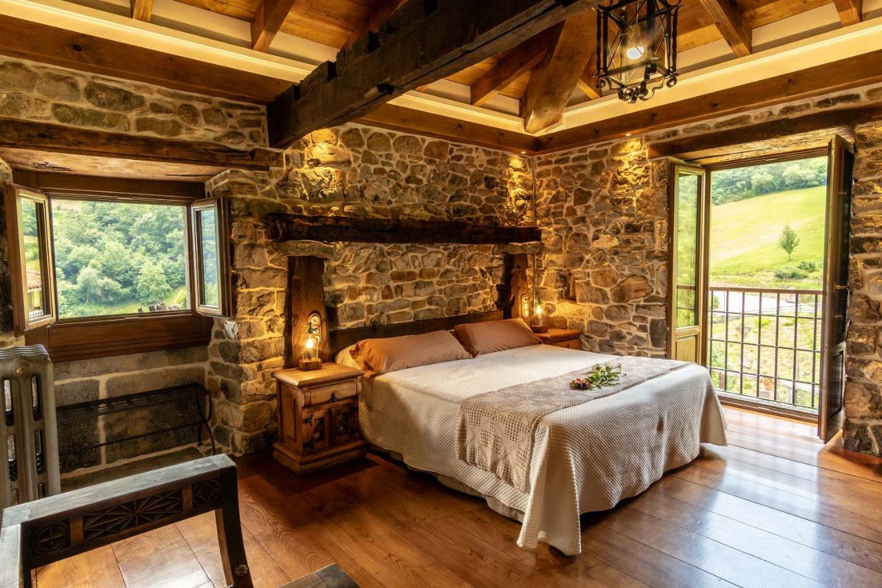 Casona De El Castaniu 호텔 Serrapio 외부 사진