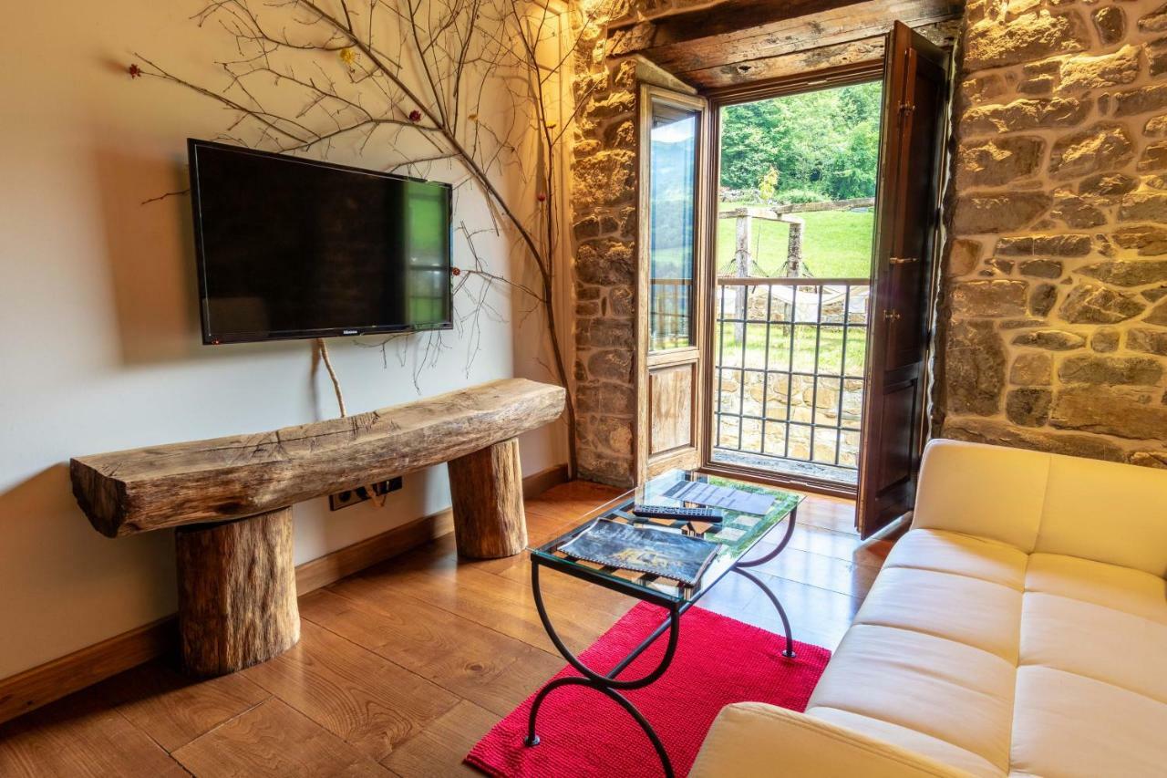 Casona De El Castaniu 호텔 Serrapio 외부 사진
