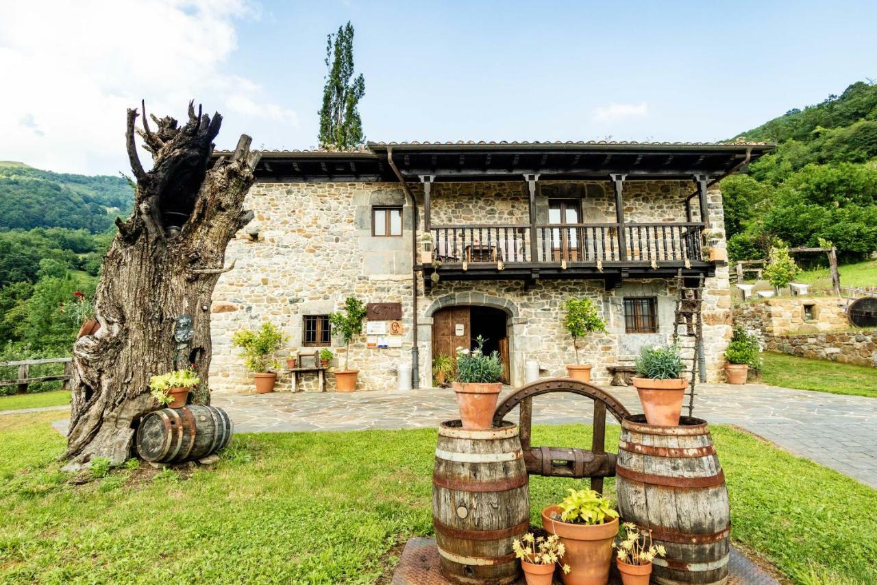 Casona De El Castaniu 호텔 Serrapio 외부 사진