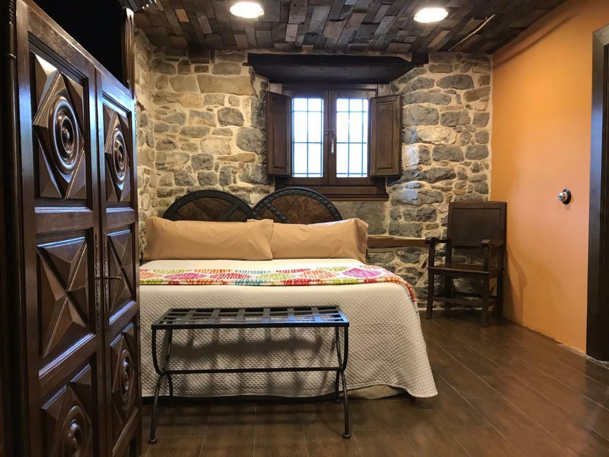 Casona De El Castaniu 호텔 Serrapio 외부 사진