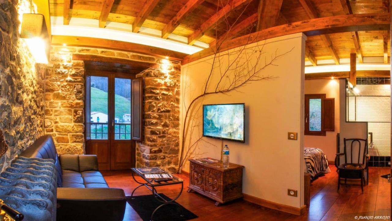 Casona De El Castaniu 호텔 Serrapio 외부 사진