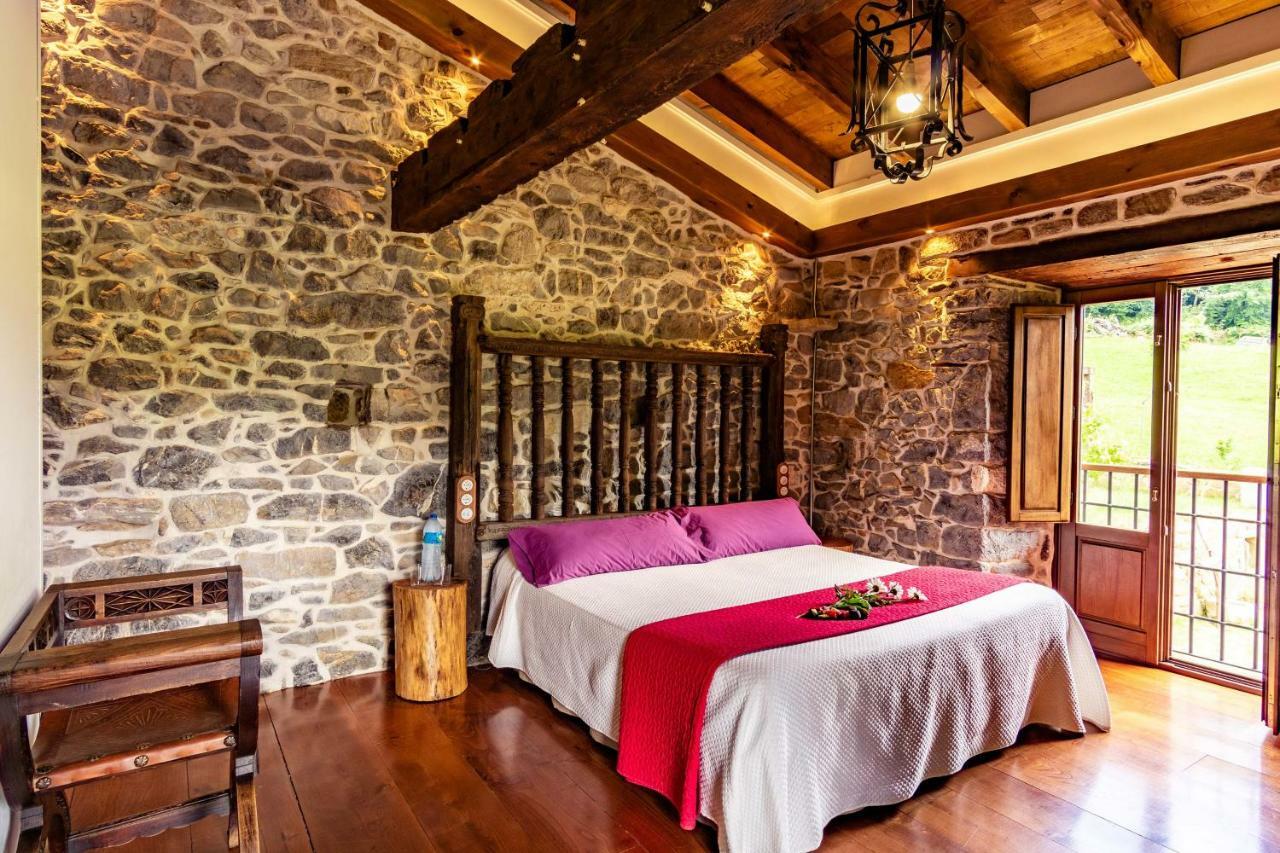 Casona De El Castaniu 호텔 Serrapio 외부 사진