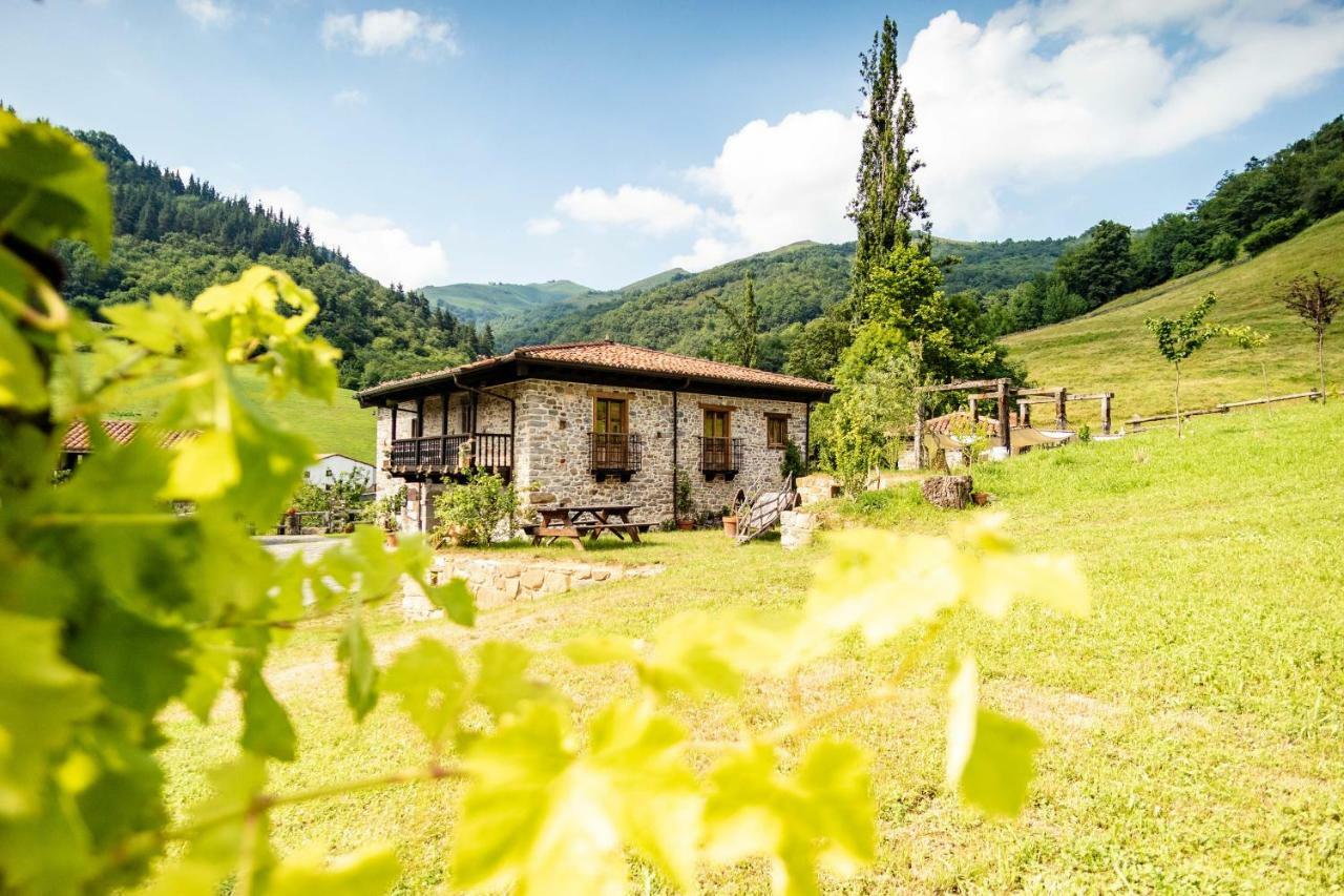 Casona De El Castaniu 호텔 Serrapio 외부 사진